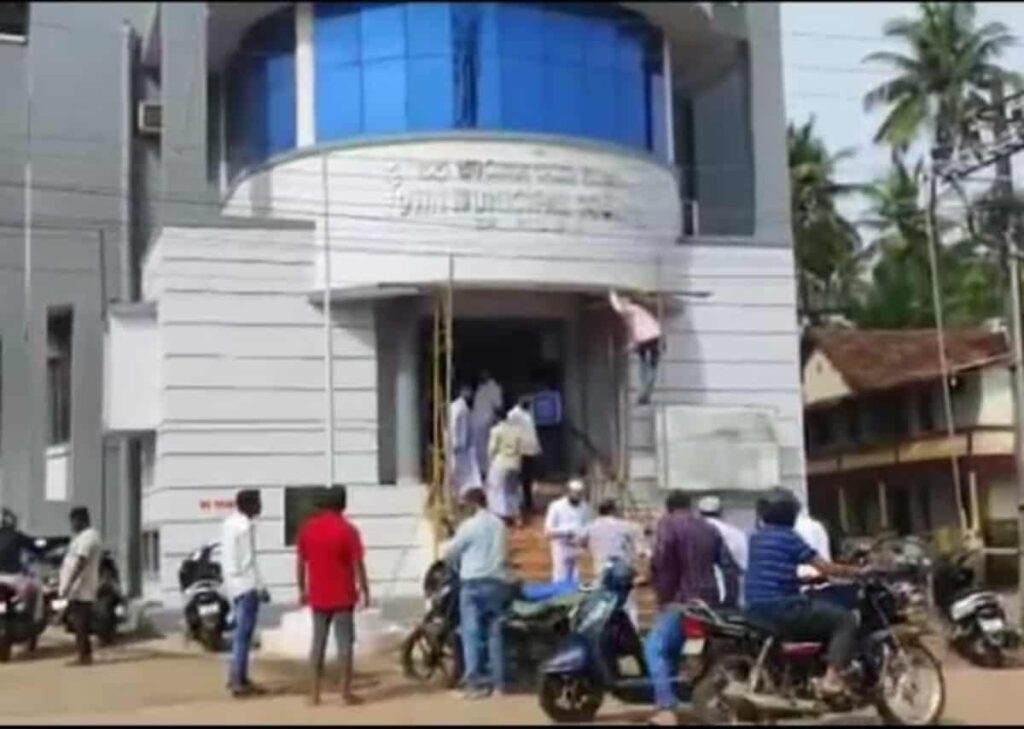 Urdu invite sparks row in Karnataka
