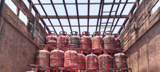 Stranded LPG carriers resume Hormuz transit